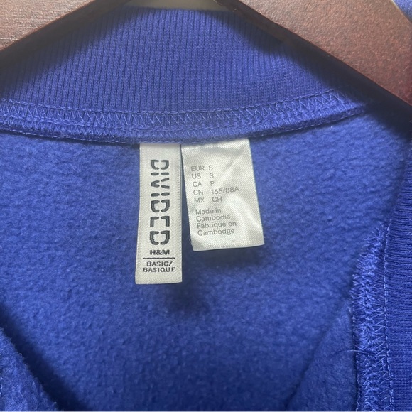 H&M Cropped Sweatshirt - Picture 3 of 10